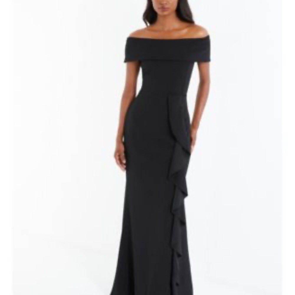 Chic Black Strapless Gown
